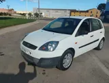 Vista 6 del Ford Fiesta blanco