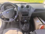 Vista 8 del Ford Fiesta blanco