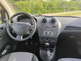 Vista 10 del Ford Fiesta plateado